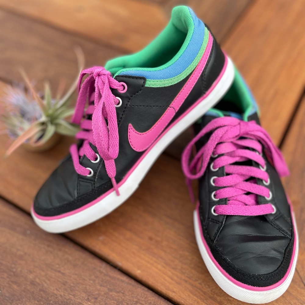 Retro 80’s style Nike sneakers size 6